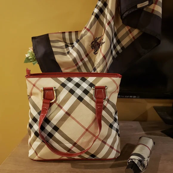 NEW! Plaid Tote Bag with Authentic Burberry Scarf & Umbrella - Picture 6 of 11